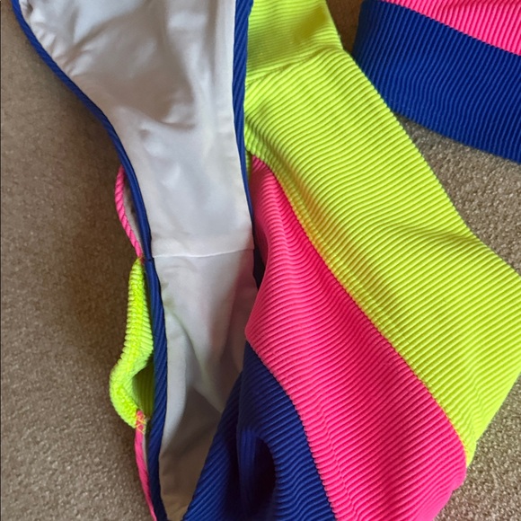 Beach Riot Bikini - Picture 4 of 5